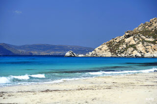 Mikri Vigla beach in Naxos